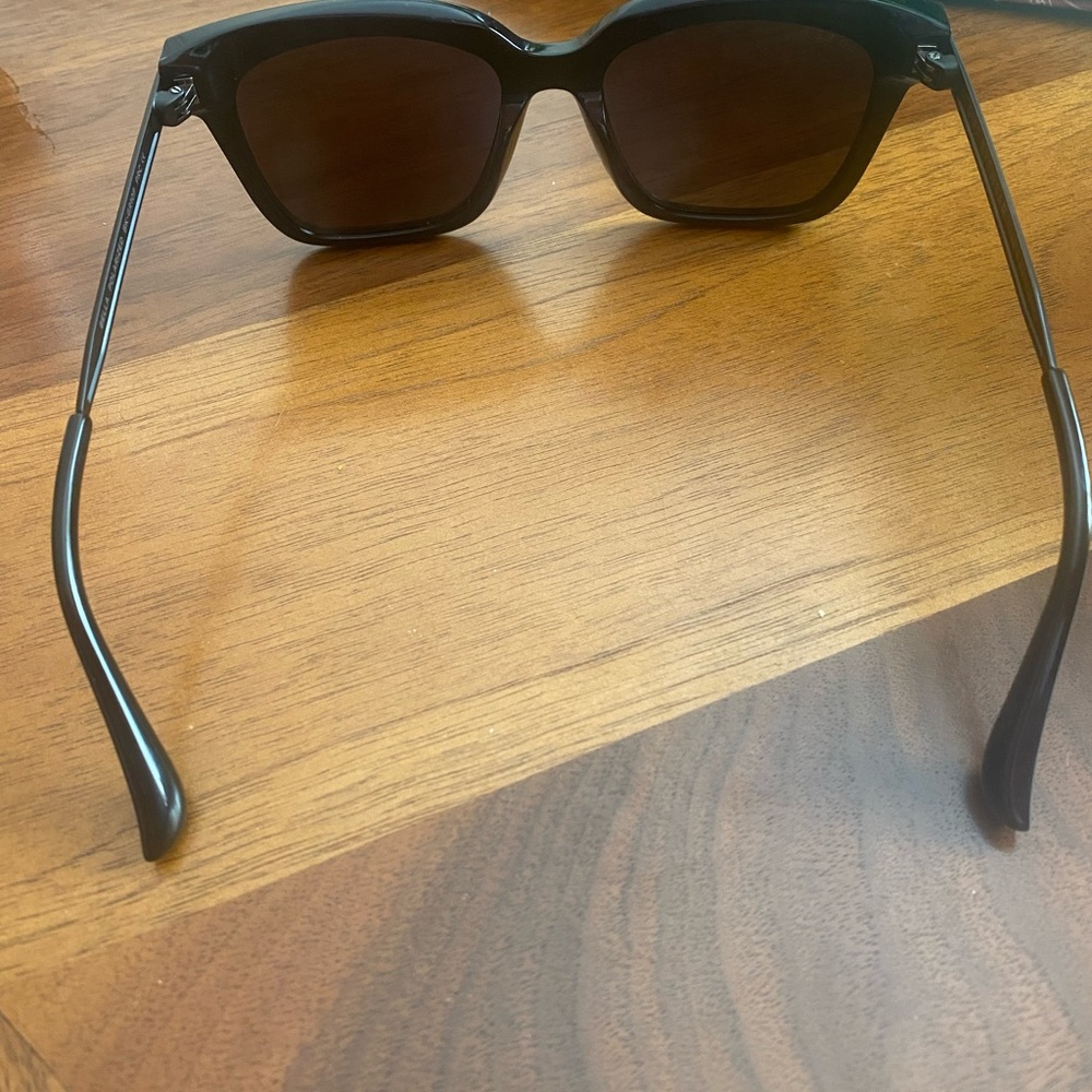 Diff sunglasses. - Picture 2 of 4